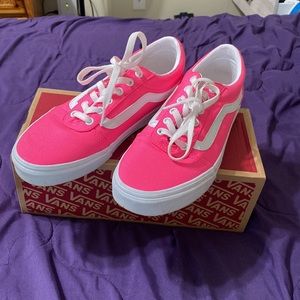 Old Skool Hot Pink Vans